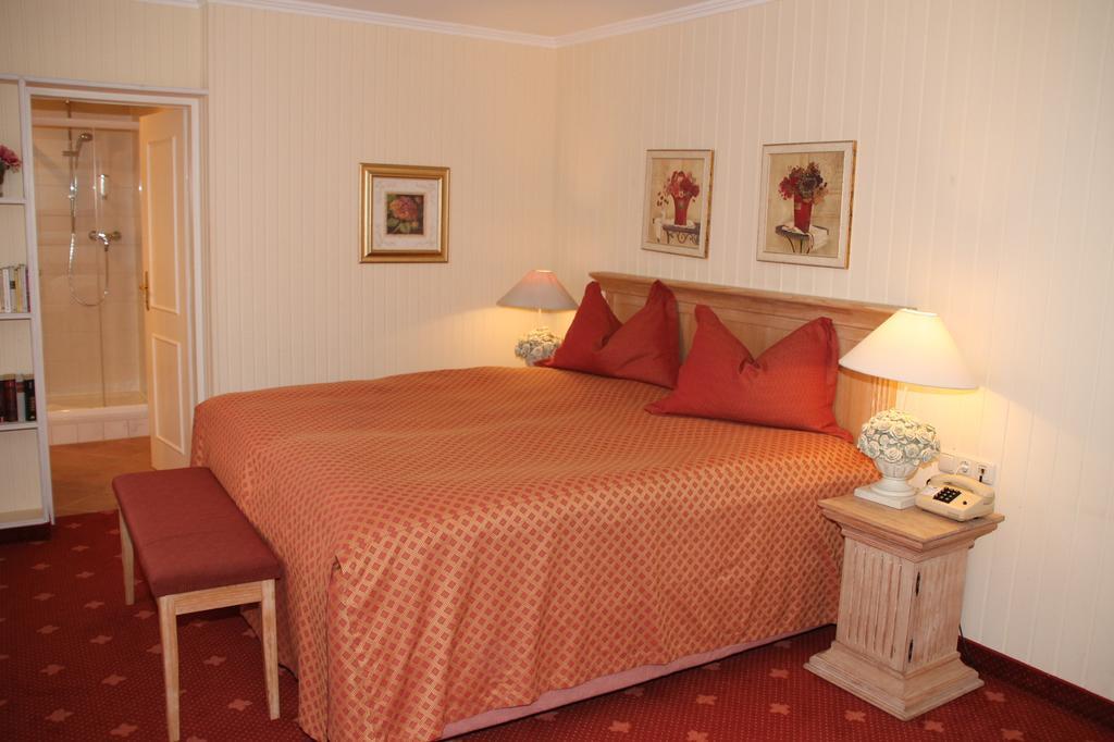 Romantik Im Hotel Villa Roehl Timmendorfer Strand Habitación foto